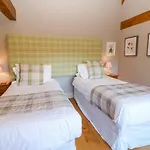 別荘 The Byre, Sedbury Park Farm *