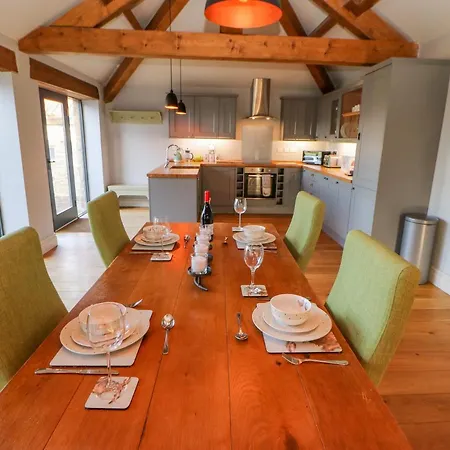 The Byre, Sedbury Park Farm Holiday home *