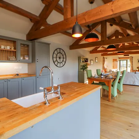 Nyaraló The Byre, Sedbury Park Farm *