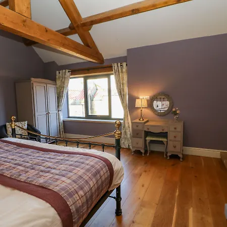 The Byre, Sedbury Park Farm 度假居 里士满